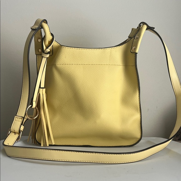 Jen and Co. Handbags - Jen and Co. Vegan leather butter yellow Crossbody bag